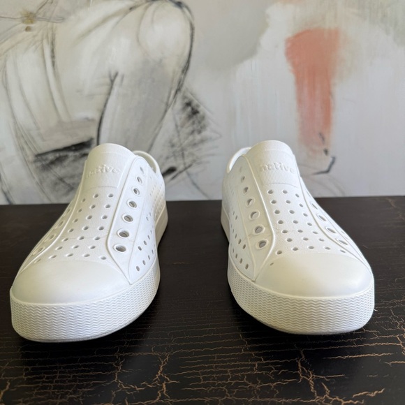 Native Shoes Women's Classic White Watershoes size 8 - Picture 2 of 12